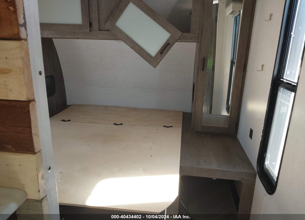 2022 FOREST RIVER 32BHDS VIN: 4X4TWDH23NA275608