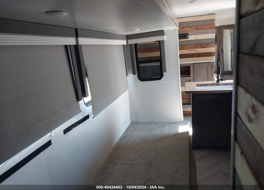 2022 FOREST RIVER 32BHDS VIN: 4X4TWDH23NA275608