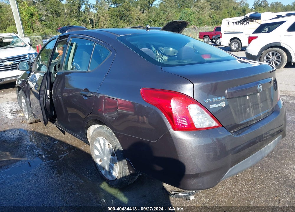 2015 NISSAN VERSA 1.6 S+ VIN: 3N1CN7AP4FL805405