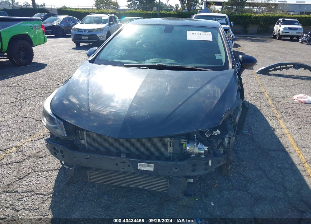 2018 CHEVROLET CRUZE LT AUTO VIN: 1G1BE5SM6J7123570