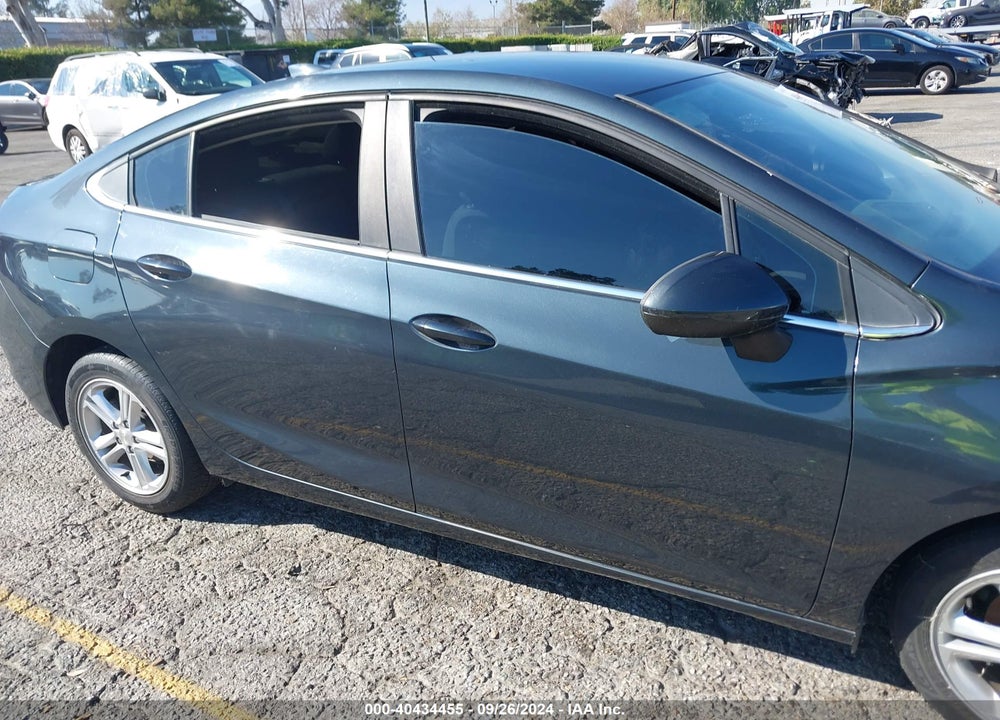 2018 CHEVROLET CRUZE LT AUTO VIN: 1G1BE5SM6J7123570