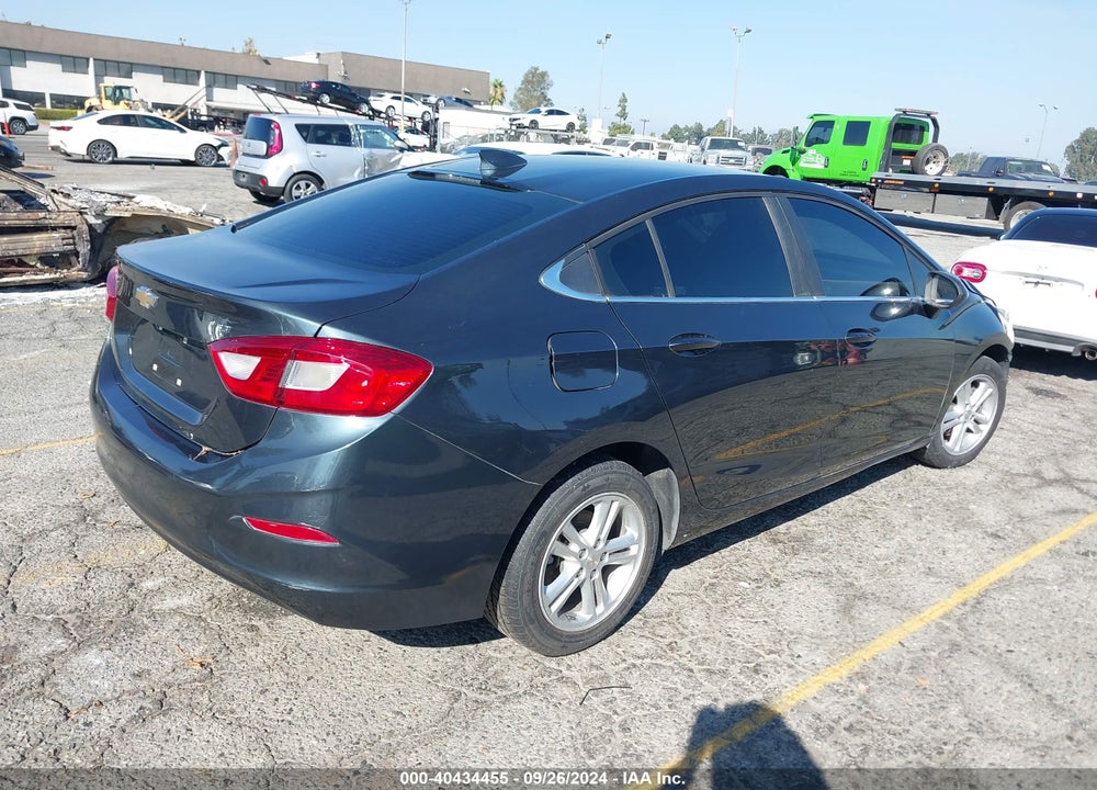 2018 CHEVROLET CRUZE LT AUTO VIN: 1G1BE5SM6J7123570