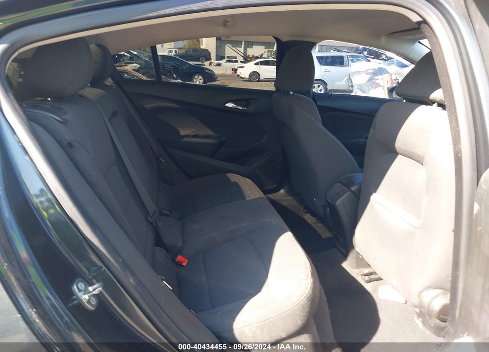 2018 CHEVROLET CRUZE LT AUTO VIN: 1G1BE5SM6J7123570