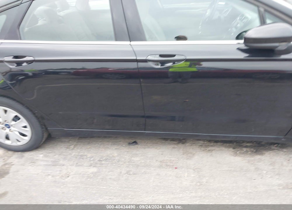 2019 FORD FUSION S VIN: 3FA6P0G72KR246517