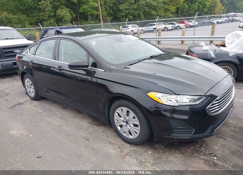 2019 FORD FUSION S VIN: 3FA6P0G72KR246517