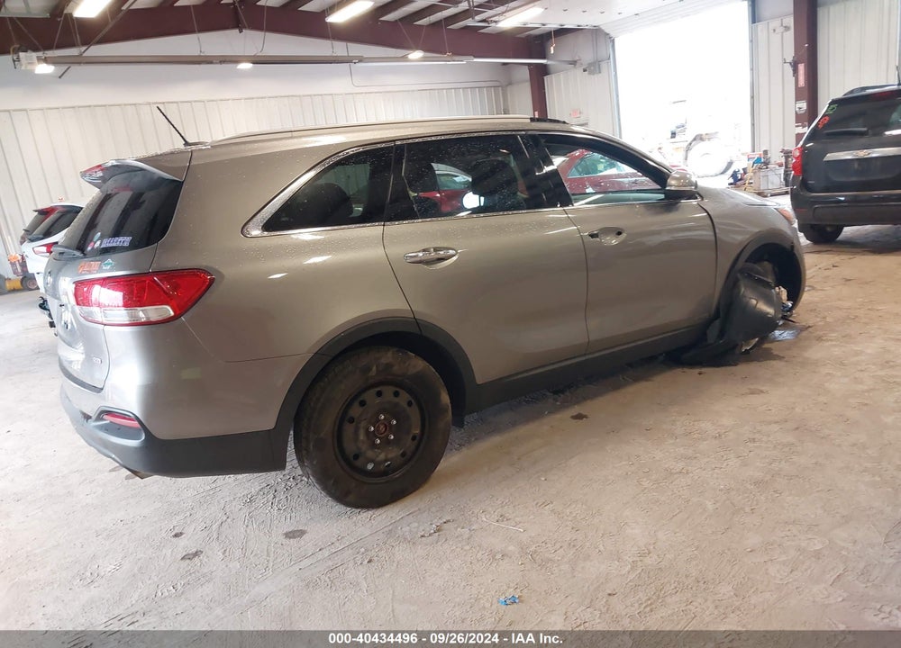 2017 KIA SORENTO 2.4L LX VIN: 5XYPGDA38HG255267