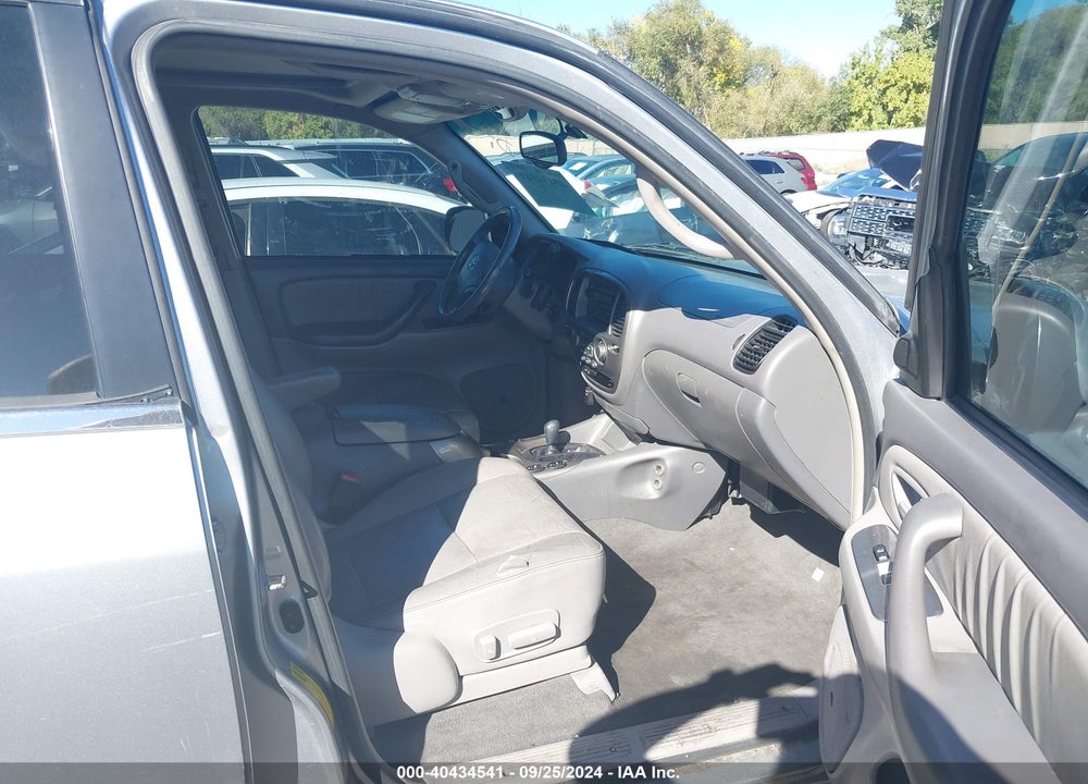 2004 TOYOTA SEQUOIA LIMITED V8 VIN: 5TDBT48A04S229852
