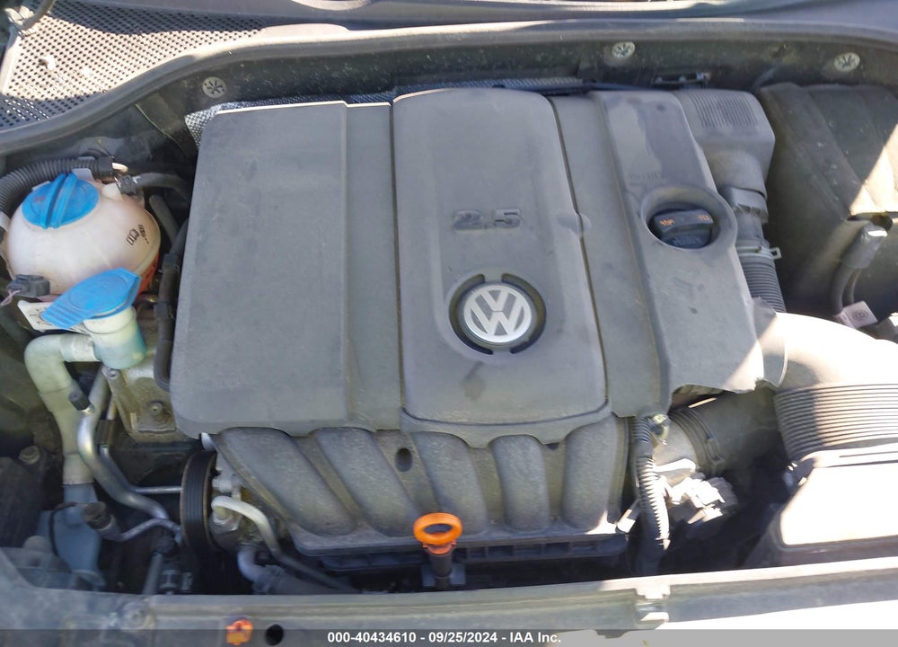 2012 VOLKSWAGEN PASSAT 2.5L SE VIN: 1VWBP7A35CC095824