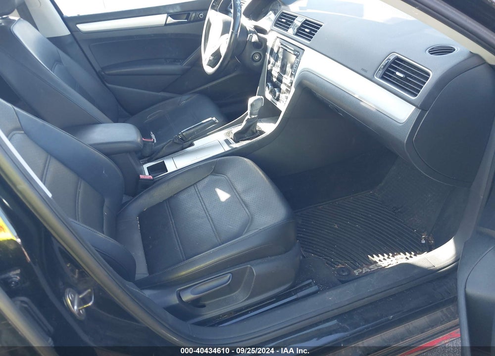 2012 VOLKSWAGEN PASSAT 2.5L SE VIN: 1VWBP7A35CC095824