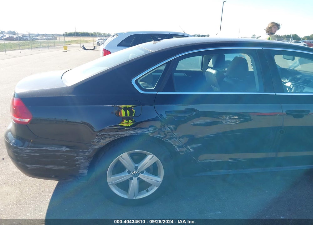 2012 VOLKSWAGEN PASSAT 2.5L SE VIN: 1VWBP7A35CC095824