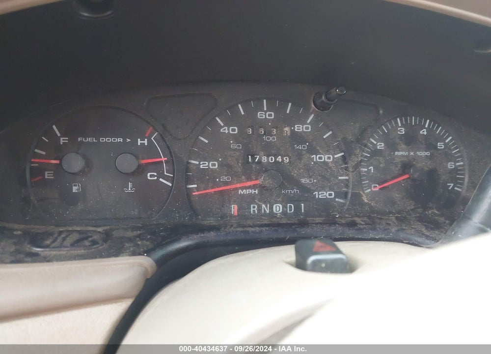 2003 FORD TAURUS SES VIN: 1FAFP55263A176567