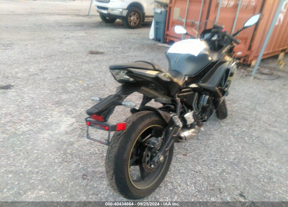 2024 KAWASAKI EX650 R VIN: ML5EXER11RDAD4053