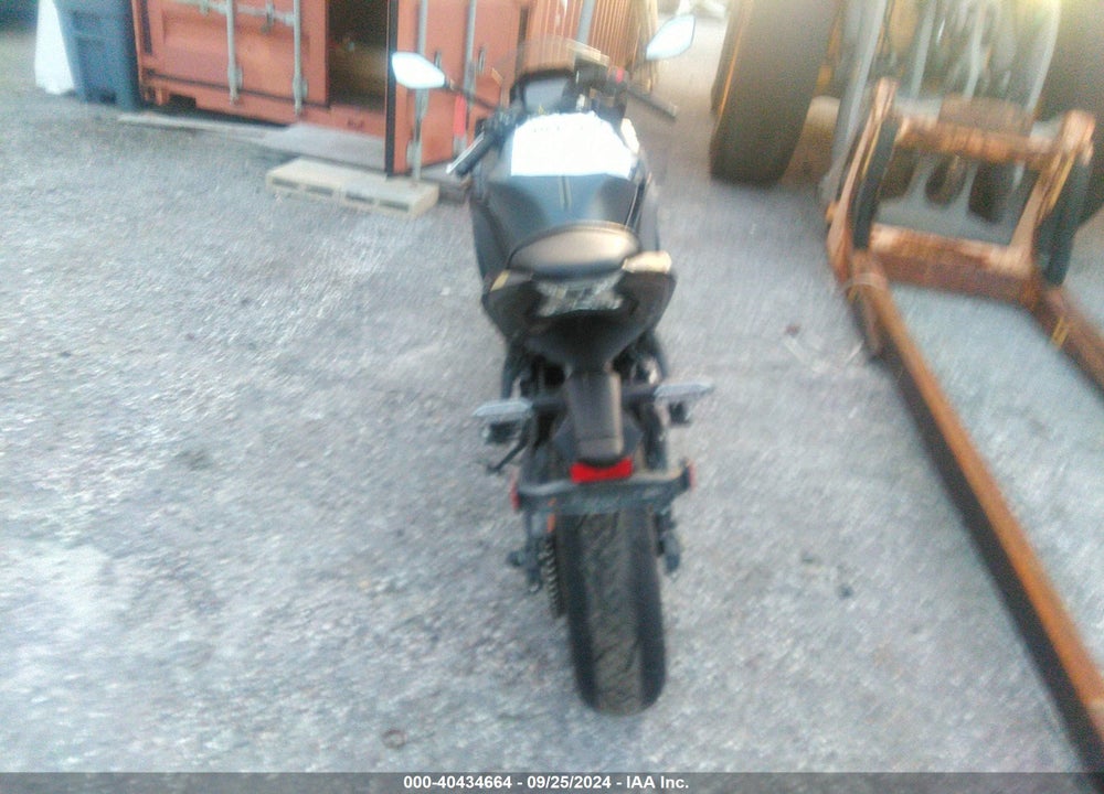 2024 KAWASAKI EX650 R VIN: ML5EXER11RDAD4053