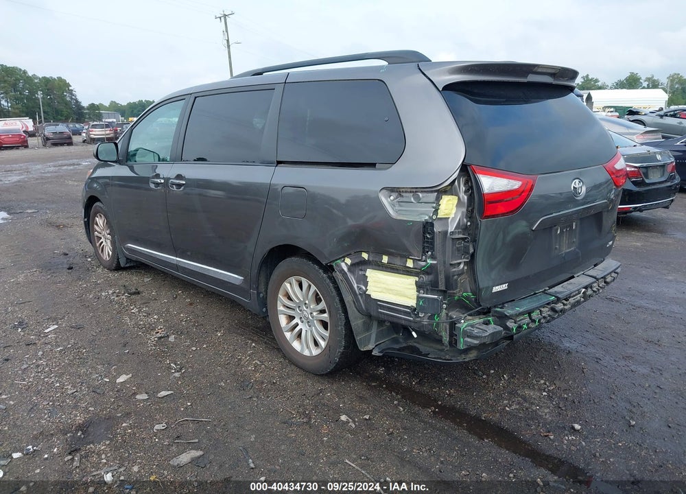 2017 TOYOTA SIENNA XLE 8 PASSENGER VIN: 5TDYZ3DC3HS818698