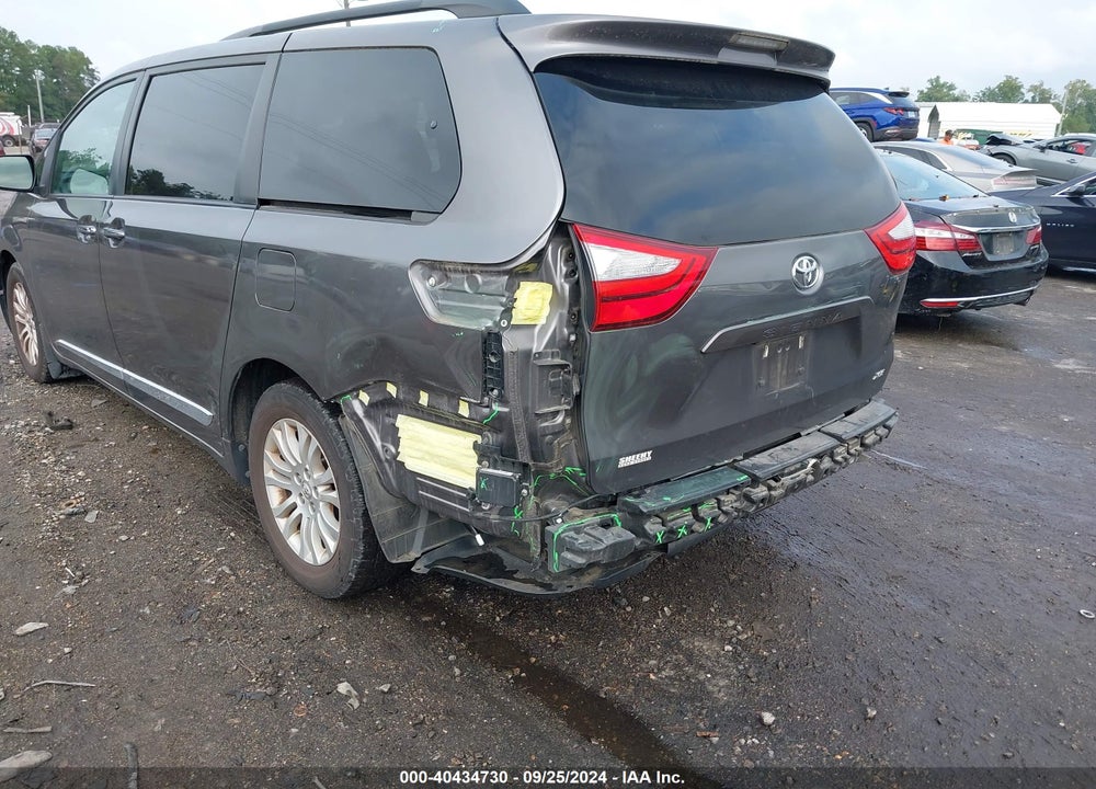 2017 TOYOTA SIENNA XLE 8 PASSENGER VIN: 5TDYZ3DC3HS818698