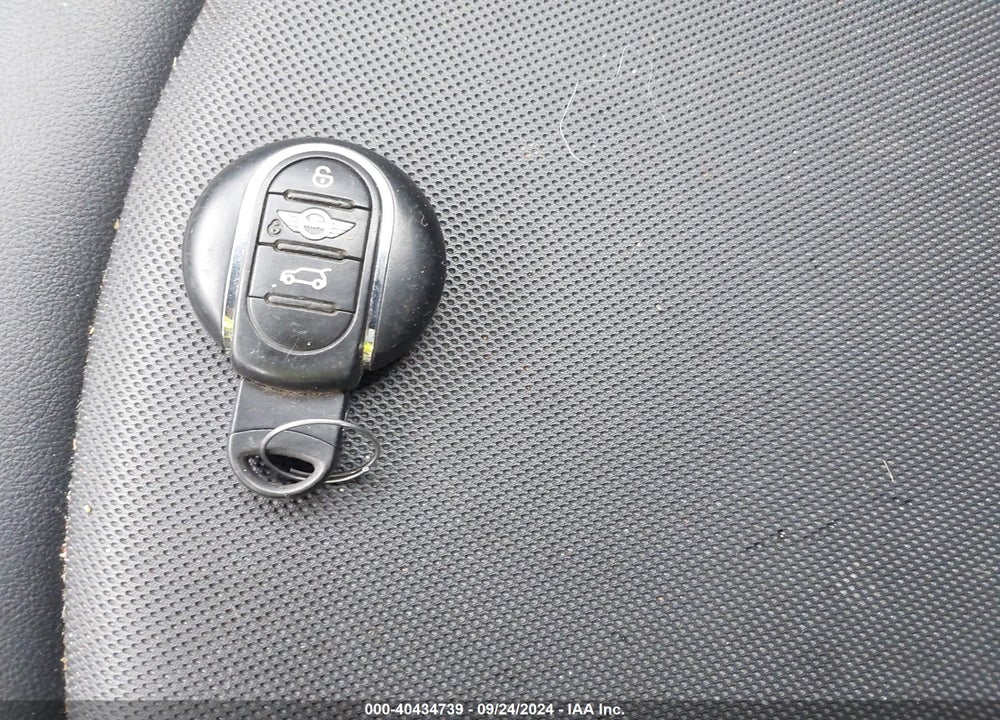 2015 MINI HARDTOP COOPER VIN: WMWXM5C56FT942730