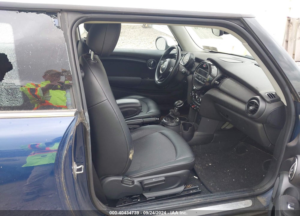 2015 MINI HARDTOP COOPER VIN: WMWXM5C56FT942730