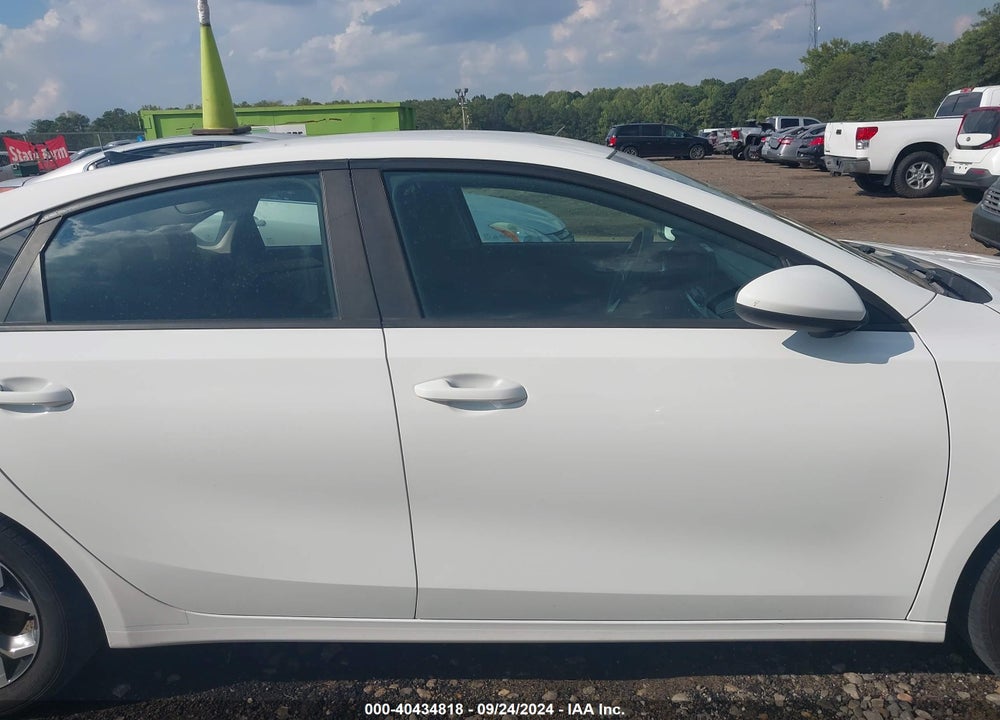 2019 KIA FORTE LXS VIN: 3KPF24AD2KE045920
