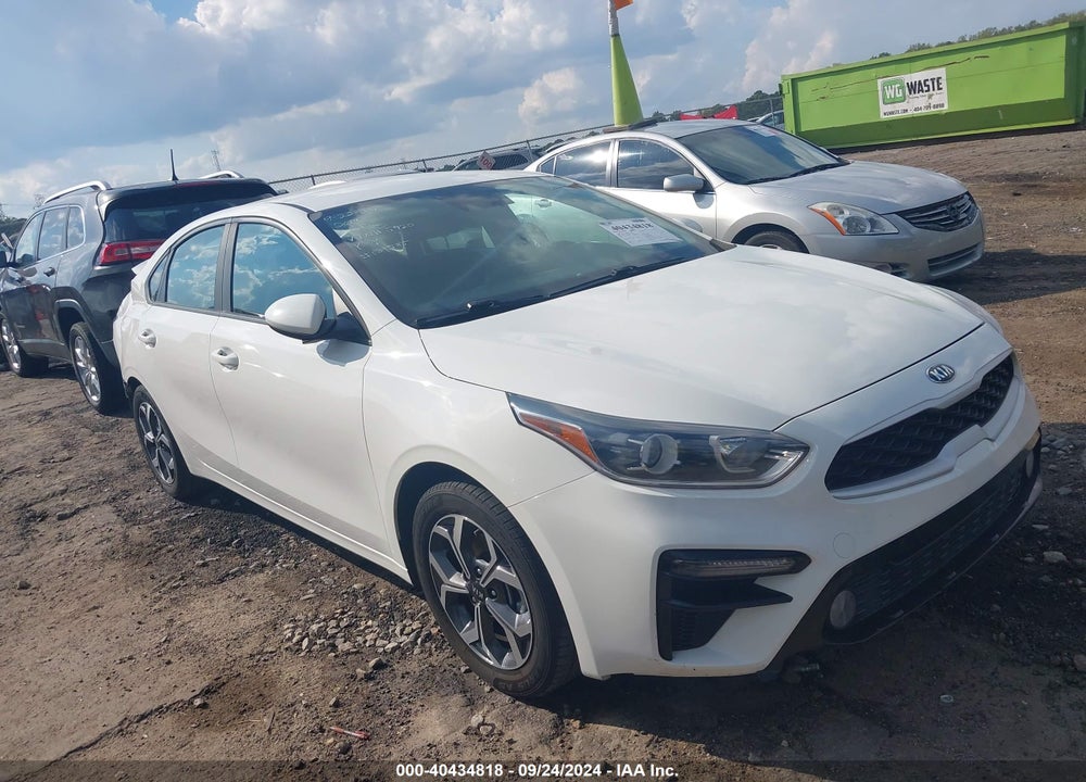 2019 KIA FORTE LXS VIN: 3KPF24AD2KE045920