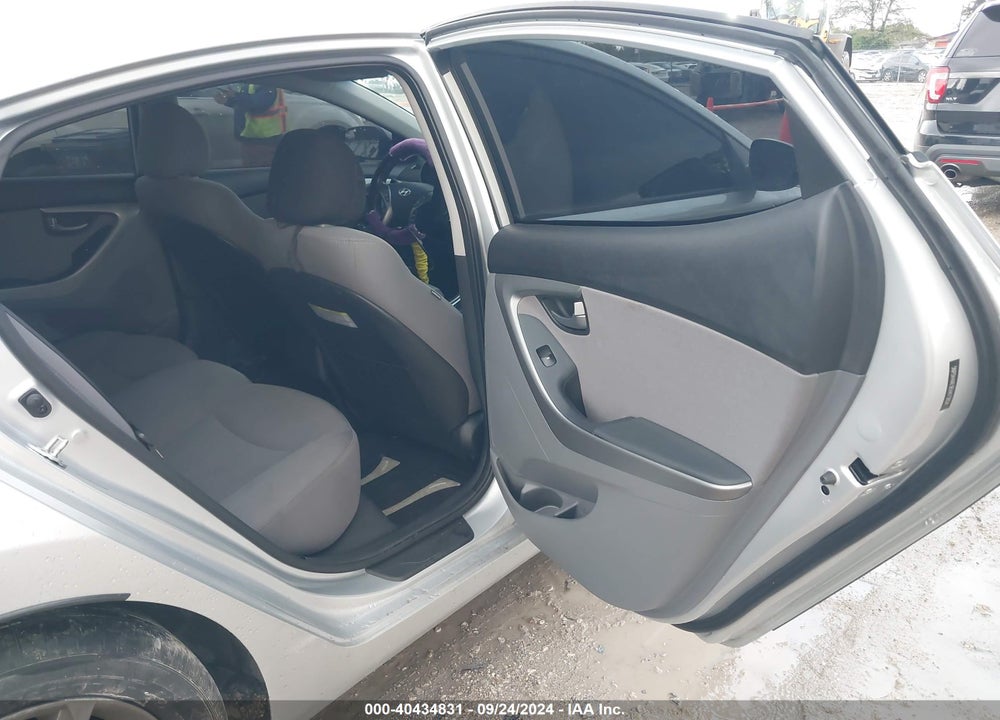 2014 HYUNDAI ELANTRA SE VIN: 5NPDH4AE9EH473854