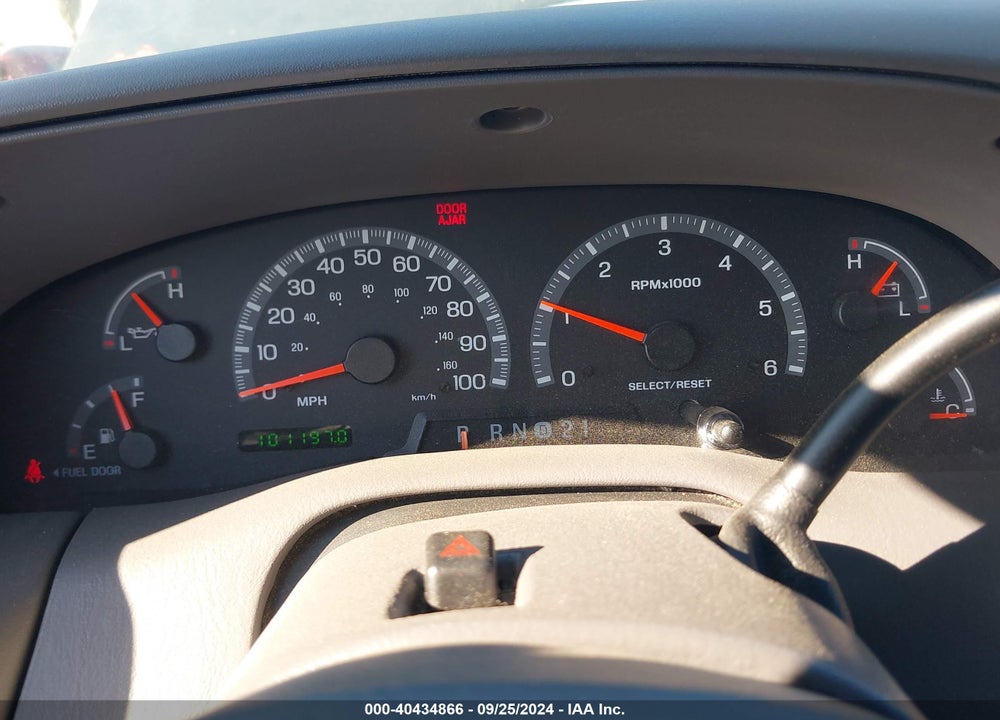 2002 FORD EXPEDITION XLT VIN: 1FMRU15W12LA91243