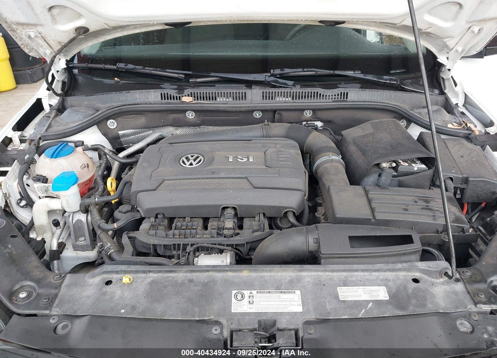 2015 VOLKSWAGEN JETTA 1.8T SE VIN: 3VWD07AJ4FM331782