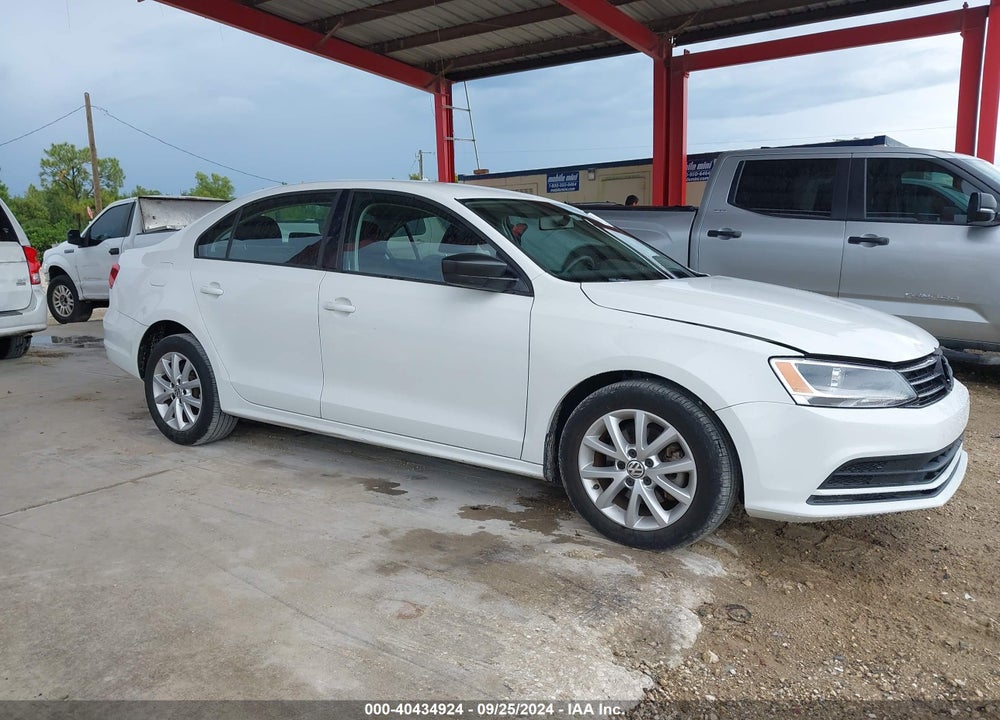 2015 VOLKSWAGEN JETTA 1.8T SE VIN: 3VWD07AJ4FM331782