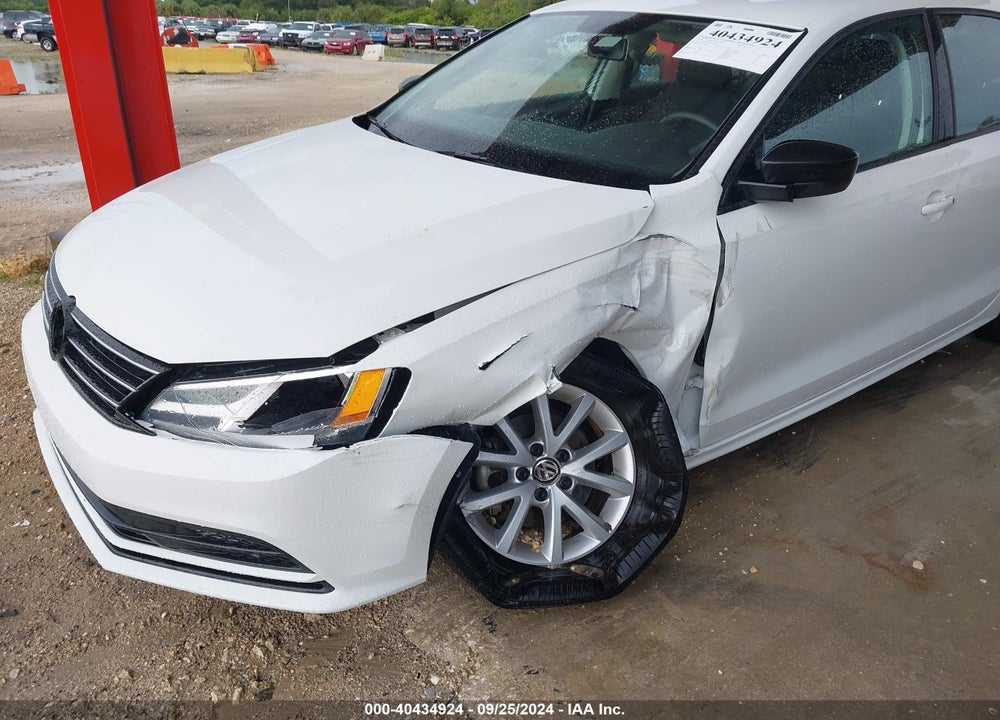 2015 VOLKSWAGEN JETTA 1.8T SE VIN: 3VWD07AJ4FM331782