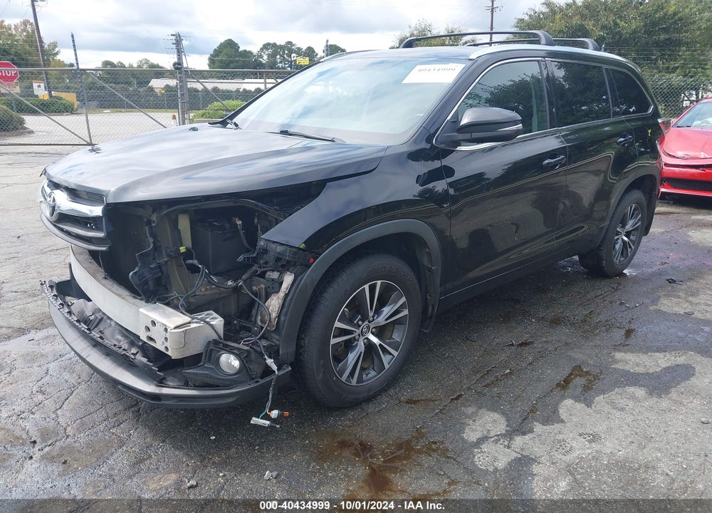 2016 TOYOTA HIGHLANDER XLE V6 VIN: 5TDJKRFHXGS355183