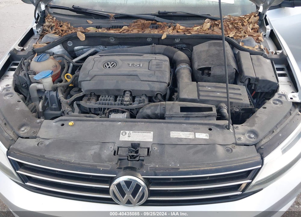 2015 VOLKSWAGEN JETTA 1.8T SE VIN: 3VWD17AJ8FM298296