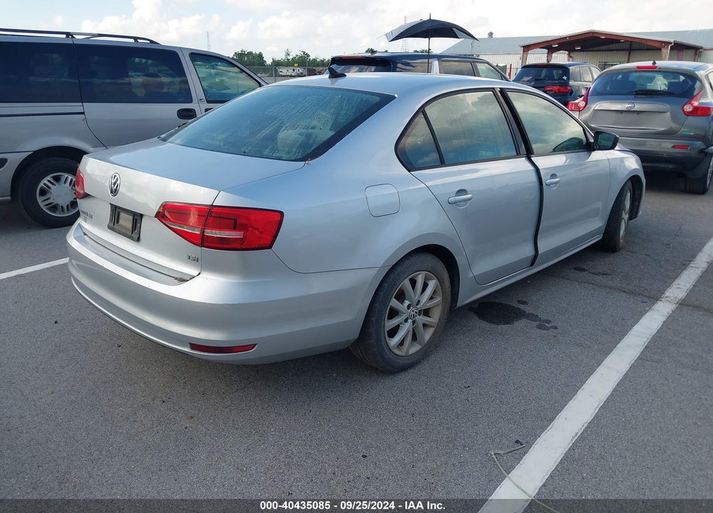 2015 VOLKSWAGEN JETTA 1.8T SE VIN: 3VWD17AJ8FM298296