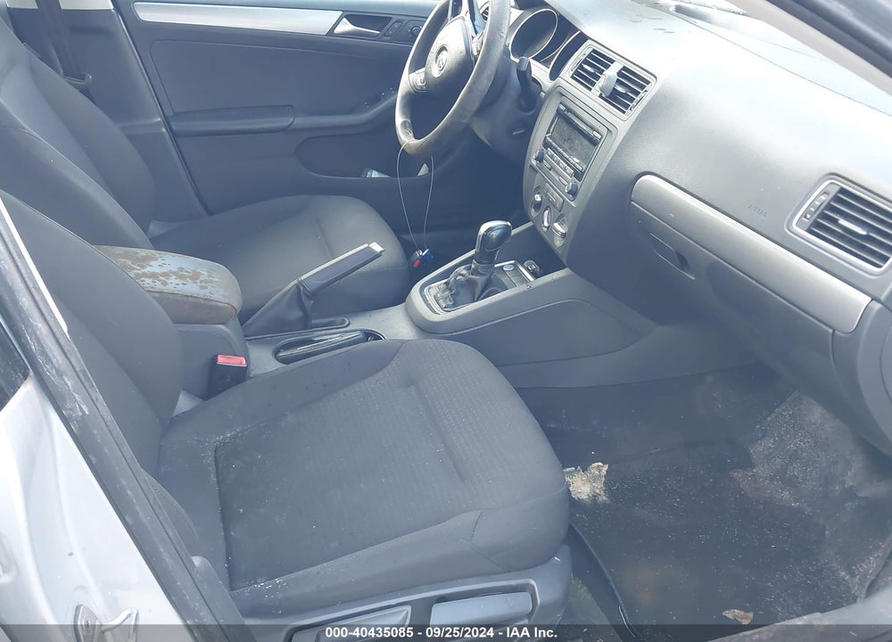 2015 VOLKSWAGEN JETTA 1.8T SE VIN: 3VWD17AJ8FM298296