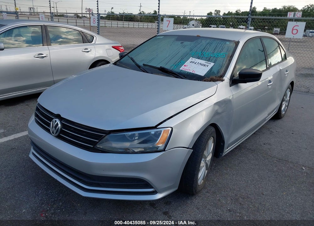2015 VOLKSWAGEN JETTA 1.8T SE VIN: 3VWD17AJ8FM298296