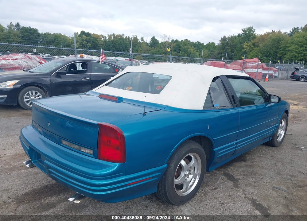 1994 OLDSMOBILE CUTLASS SUPREME VIN: 1G3WT35X8RD326322