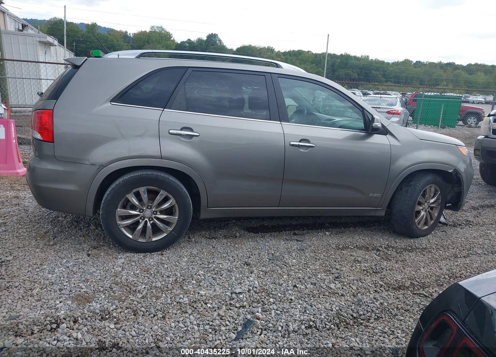 2012 KIA SORENTO SX V6 VIN: 5XYKWDA24CG300640