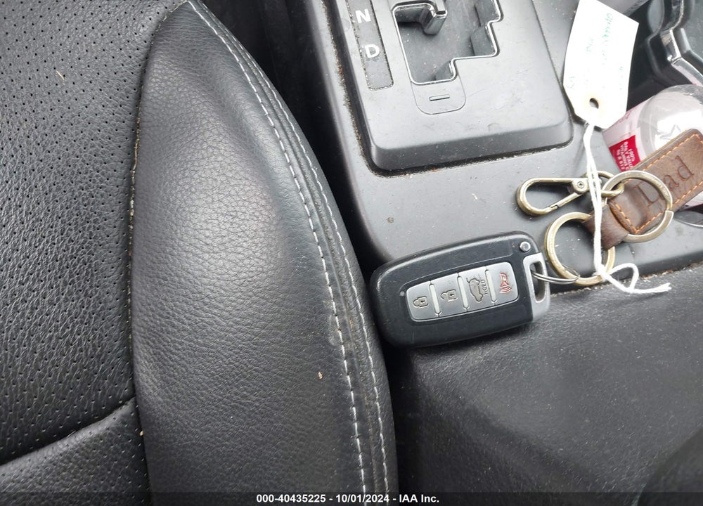 2012 KIA SORENTO SX V6 VIN: 5XYKWDA24CG300640