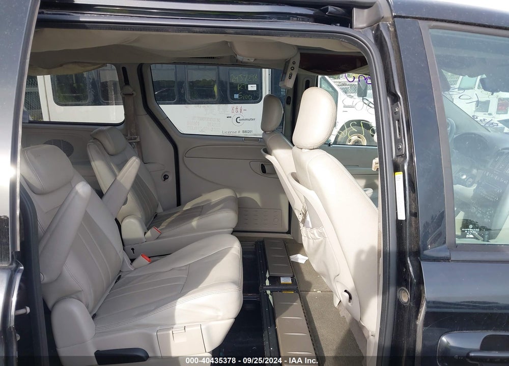2005 CHRYSLER TOWN & COUNTRY TOURING VIN: 2C4GP54L35R583494