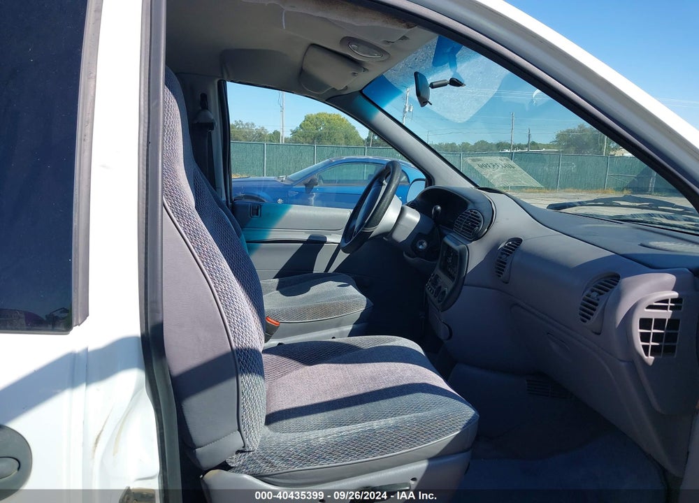 1996 DODGE CARAVAN VIN: 2B4FP2530TR616826