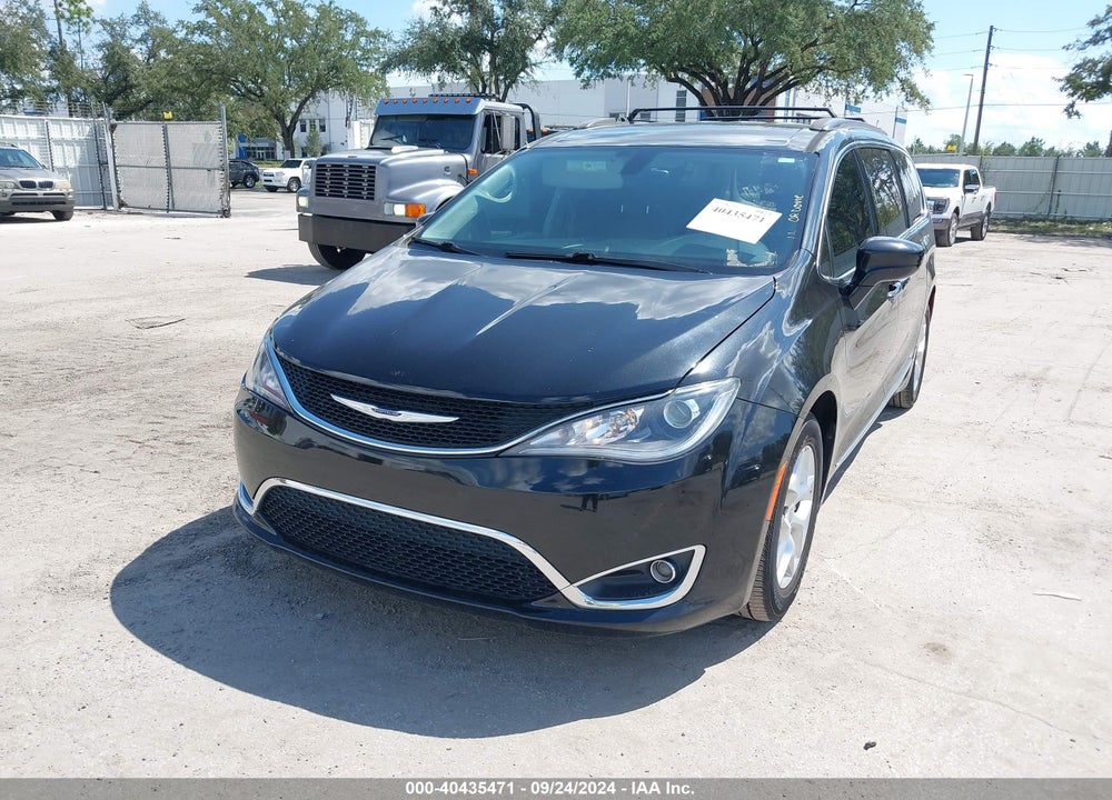 2017 CHRYSLER PACIFICA TOURING L VIN: 2C4RC1BG5HR795031