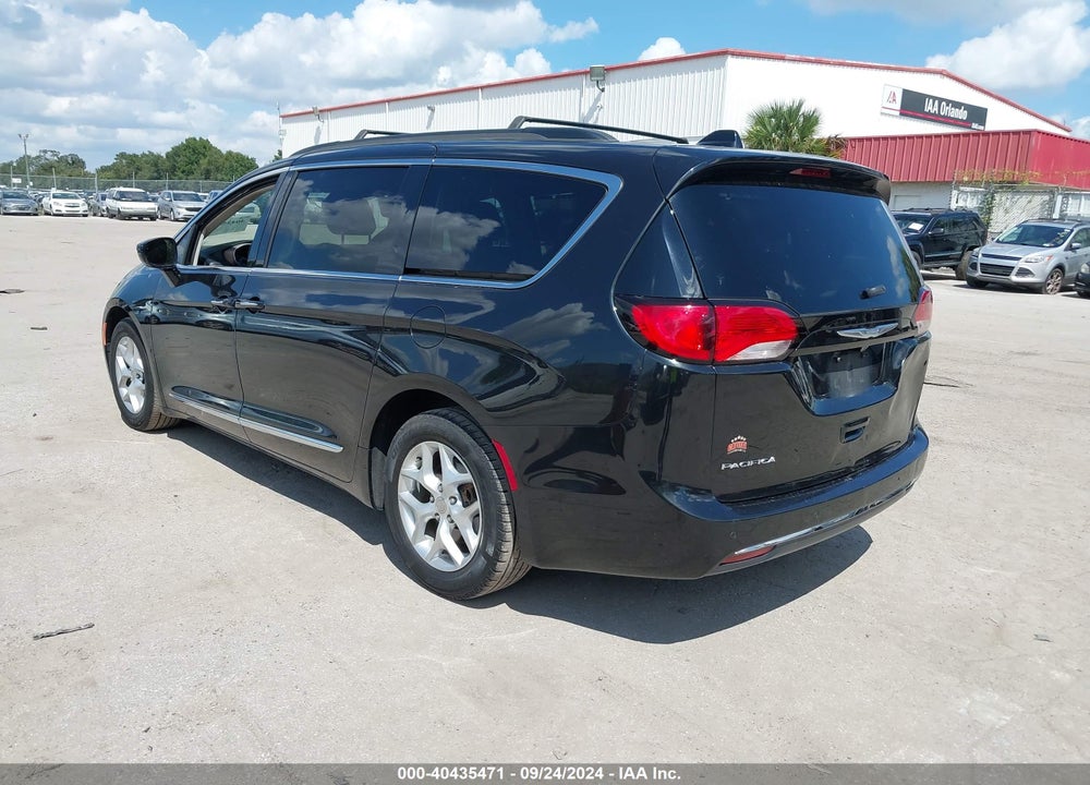 2017 CHRYSLER PACIFICA TOURING L VIN: 2C4RC1BG5HR795031