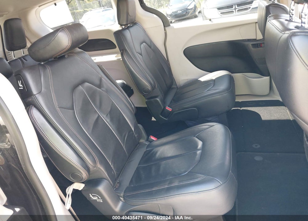 2017 CHRYSLER PACIFICA TOURING L VIN: 2C4RC1BG5HR795031