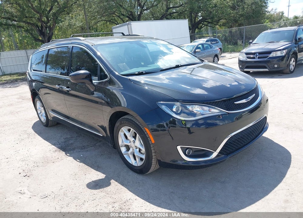 2017 CHRYSLER PACIFICA TOURING L VIN: 2C4RC1BG5HR795031