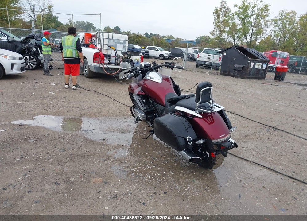 2014 HONDA GL1800 C VIN: JH2SC6805EK001168