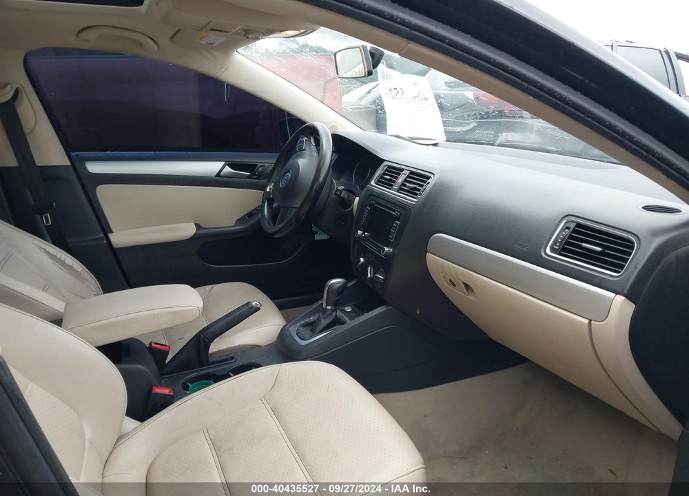 2014 VOLKSWAGEN JETTA 1.8T SE VIN: 3VWD17AJ4EM441128
