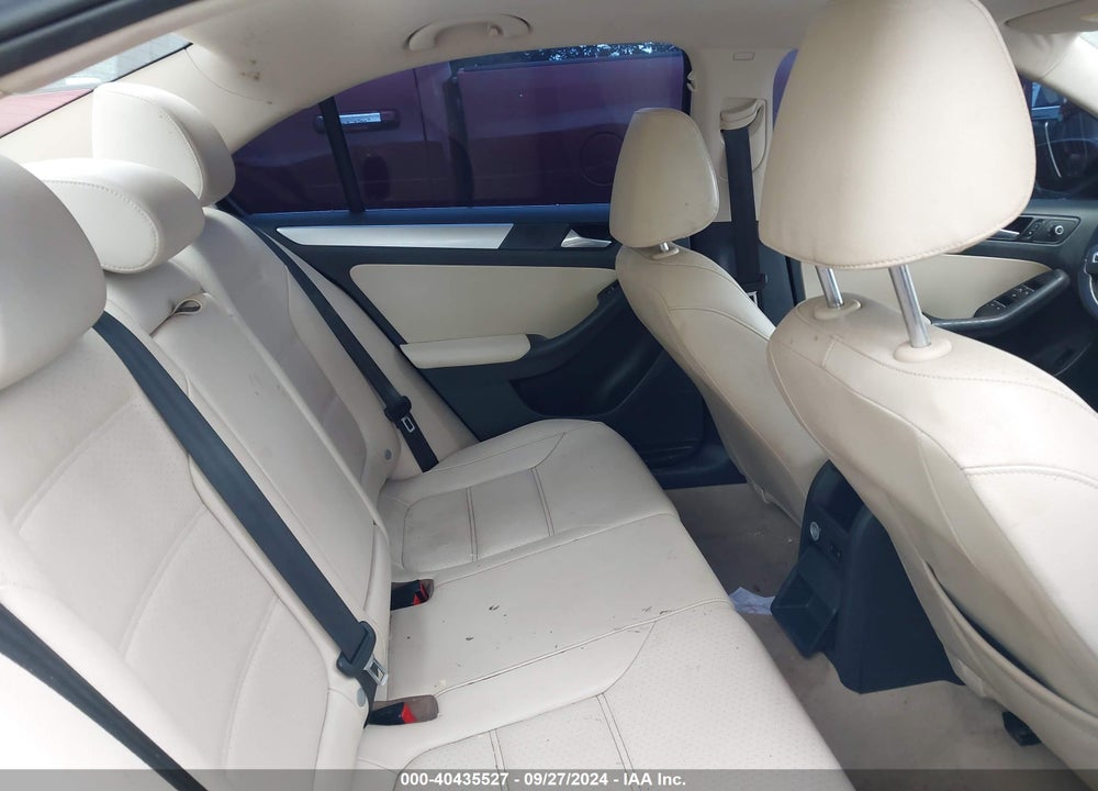 2014 VOLKSWAGEN JETTA 1.8T SE VIN: 3VWD17AJ4EM441128