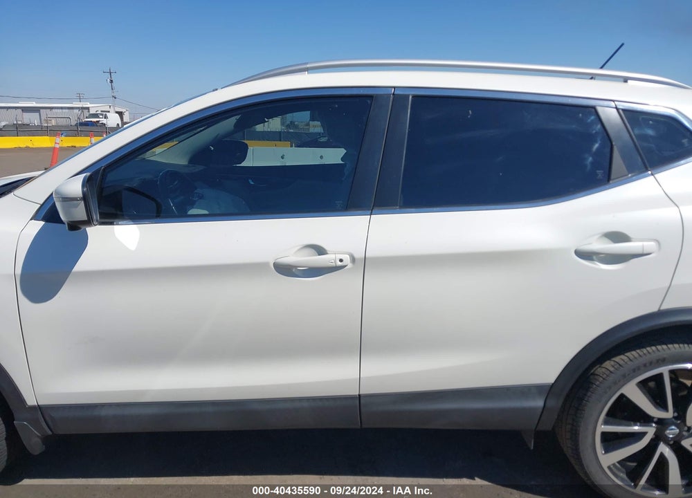 2017 NISSAN ROGUE SPORT SL VIN: JN1BJ1CPXHW035421