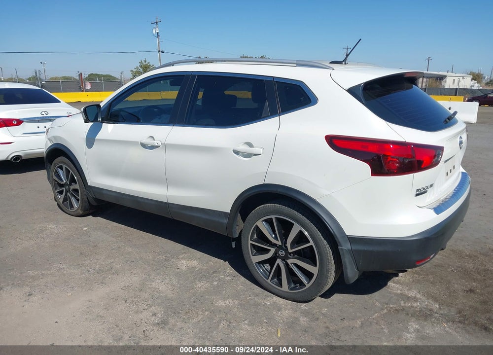 2017 NISSAN ROGUE SPORT SL VIN: JN1BJ1CPXHW035421