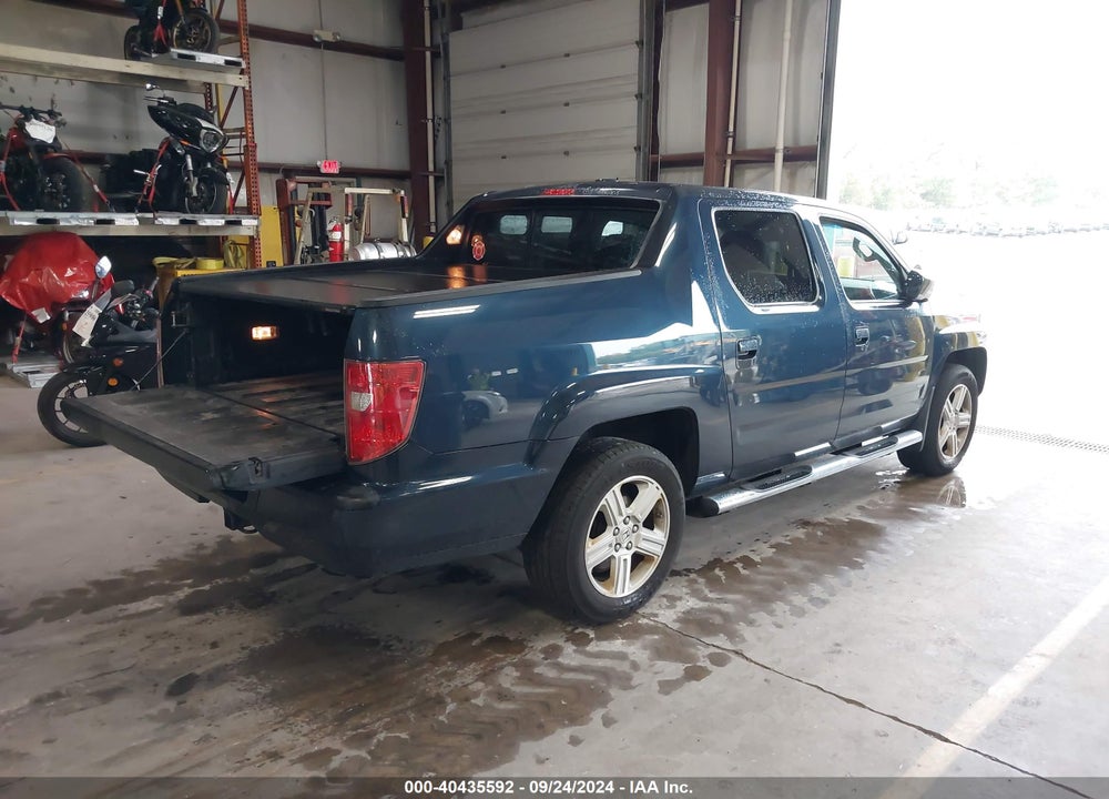 2011 HONDA RIDGELINE RTL VIN: 5FPYK1F52BB008070