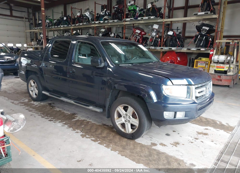 2011 HONDA RIDGELINE RTL VIN: 5FPYK1F52BB008070