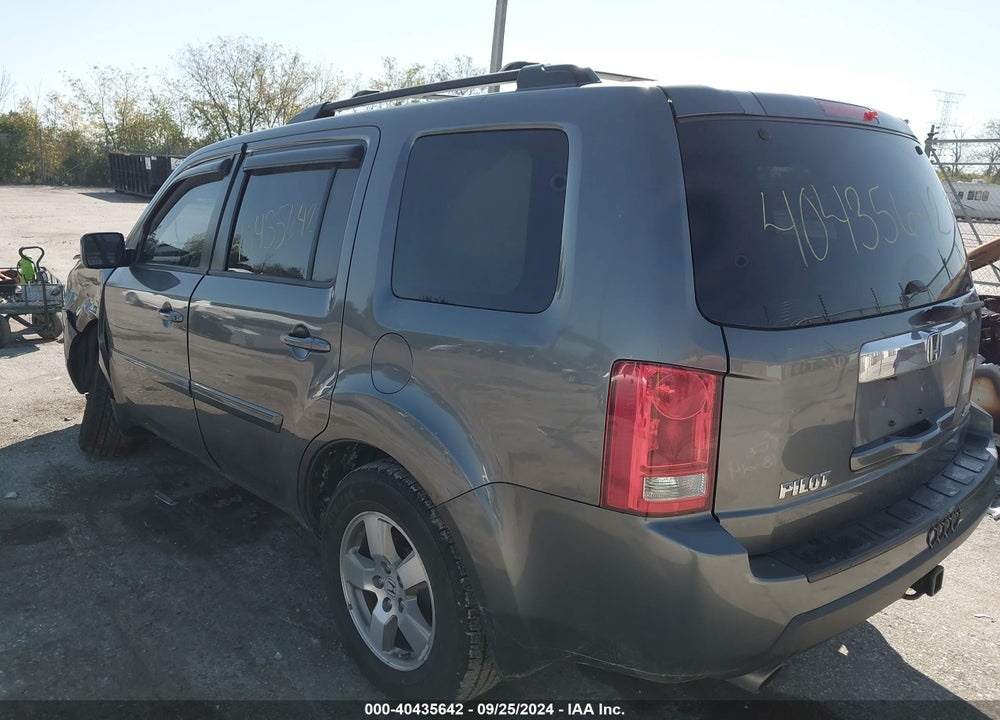 2011 HONDA PILOT EX-L VIN: 5FNYF4H76BB044051